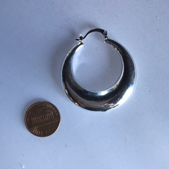 New! Silver Hoop Earrings - Picture 10 of 10